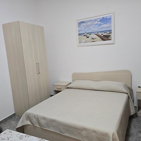 马里纳斯基亚沃尼亚Da Massimo 1住宿加早餐旅馆 外观 照片
